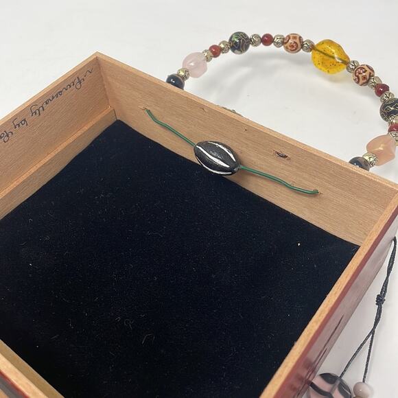 New! Unique Boutique Upcycled cigar box purse - Picture 10 of 14